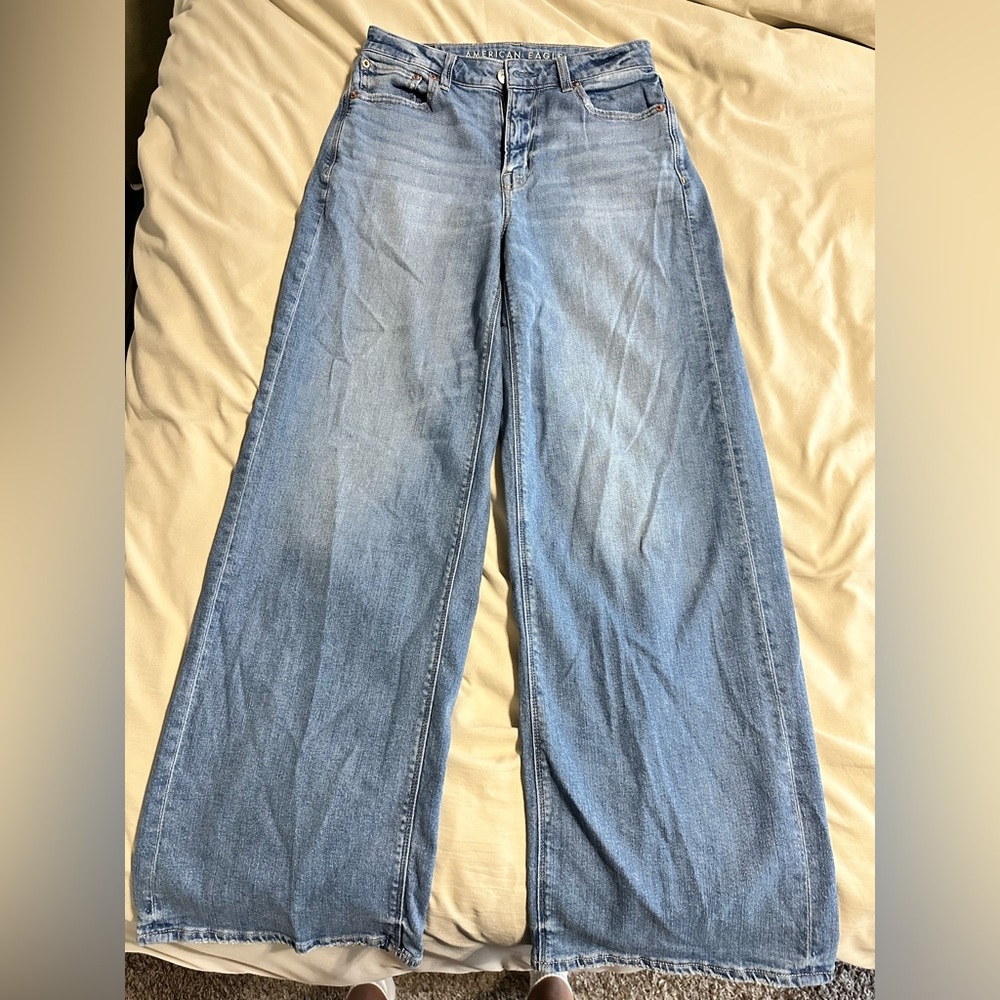 American Eagle Super High-Rise Baggy Wide Leg Light Blue Flare Jeans 2LONG